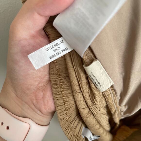 Madewell Khaki Crinkled Crepe Straight-Leg Crop Pants (M) - Picture 10 of 13